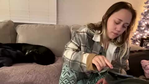 Snapshot of goddessmayvn chatting on 01-17-26, 07:57 GoddessMayvn online show from 01-17-26, 07:57