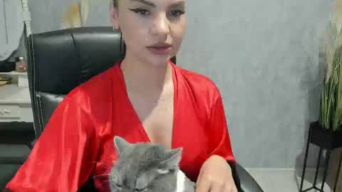 Snapshot of goddessmiaa chatting on 03-10-25, 06:34 Mistress online show from 03-10-25, 06:34
