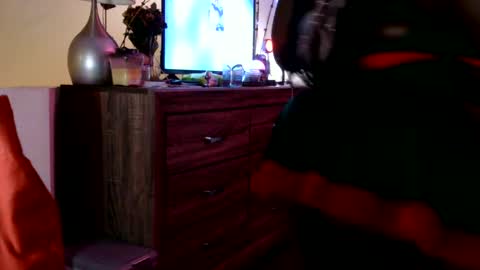 Snapshot of goddessmonni chatting on 12-25-24, 07:35 MonniDoll online show from 12-25-24, 07:35