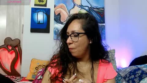Snapshot of goddessnahi chatting on 12-21-25, 05:47 Naih Reyes online show from 12-21-25, 05:47