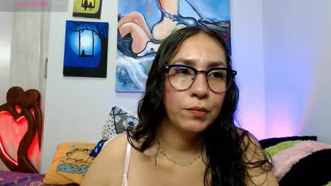 Snapshot of goddessnahi chatting on 01-18-26, 11:30 Naih Reyes online show from 01-18-26, 11:30