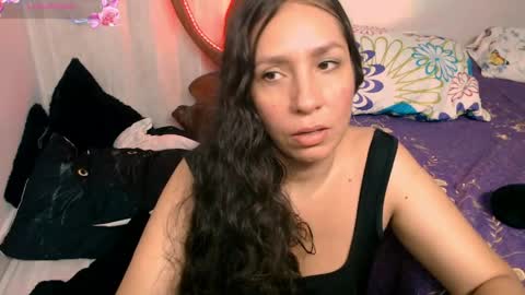 Snapshot of goddessnahi chatting on 06-05-26, 05:14 Naih Reyes online show from 06-05-26, 05:14