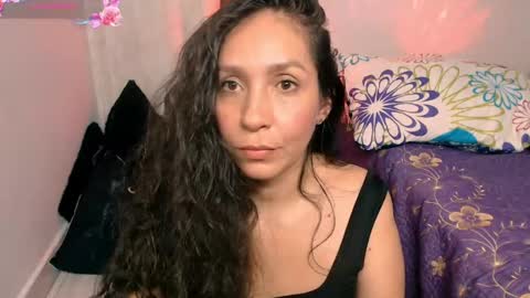 Snapshot of goddessnahi chatting on 06-05-26, 06:52 Naih Reyes online show from 06-05-26, 06:52