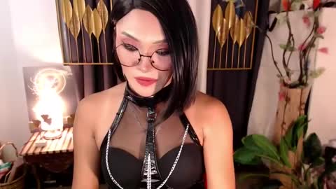 Snapshot of goddessquinnie chatting on 12-08-24, 04:57 quinnie online show from 12-08-24, 04:57