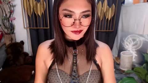 Snapshot of goddessquinnie chatting on 03-10-25, 12:18 quinnie online show from 03-10-25, 12:18