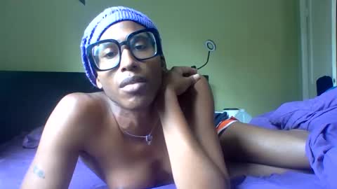 Snapshot of goddexx_kii chatting on 09-29-25, 04:45 goddexx_kii online show from 09-29-25, 04:45