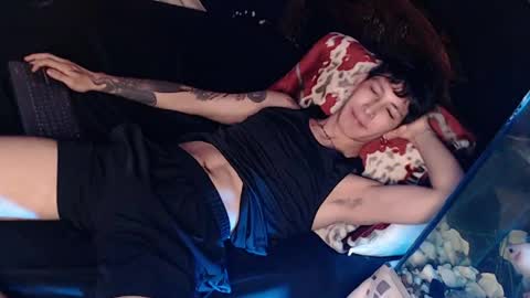 Snapshot of godly_huan chatting on 05-26-26, 02:51 HUAN online show from 05-26-26, 02:51