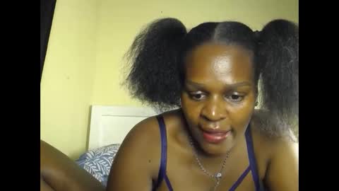 Snapshot of gold_melanin chatting on 05-30-26, 11:46 gold_melanin online show from 05-30-26, 11:46
