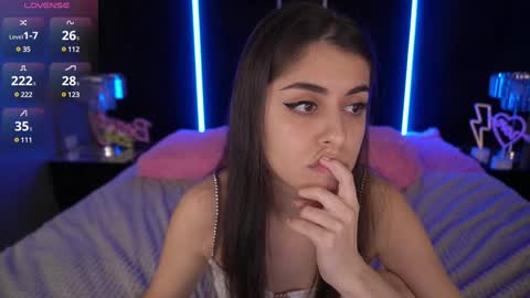 Snapshot of goldbabys chatting on 01-27-25, 05:15 GoldBabyS online show from 01-27-25, 05:15