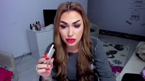 Nicole.. online show from 01-17-25, 05:32