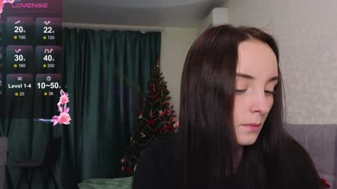 Snapshot of golden_bag chatting on 12-19-24, 12:45 Jess online show from 12-19-24, 12:45