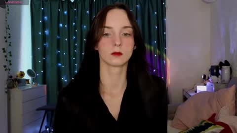 Snapshot of golden_bag chatting on 03-05-25, 12:44 Jess online show from 03-05-25, 12:44