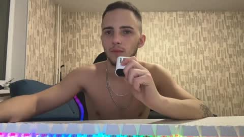 Snapshot of golden_boyyy21 chatting on 02-02-25, 05:15 Golden boyyy21 online show from 02-02-25, 05:15
