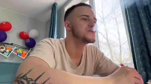 Snapshot of golden_boyyy21 chatting on 03-08-25, 10:22 Golden boyyy21 online show from 03-08-25, 10:22