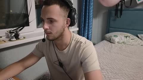 Snapshot of golden_boyyy21 chatting on 09-08-25, 04:28 Golden boyyy21 online show from 09-08-25, 04:28