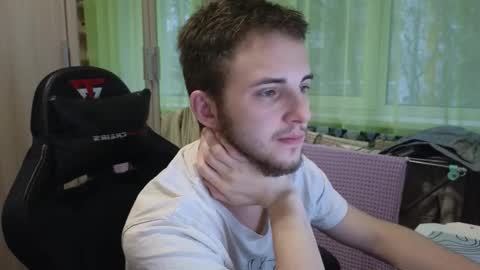 Snapshot of golden_boyyy21 chatting on 12-17-25, 11:49 Golden boyyy21 online show from 12-17-25, 11:49