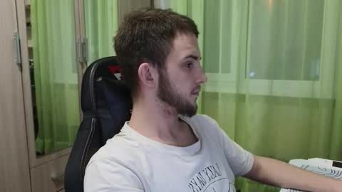 Snapshot of golden_boyyy21 chatting on 12-19-25, 05:36 Golden boyyy21 online show from 12-19-25, 05:36