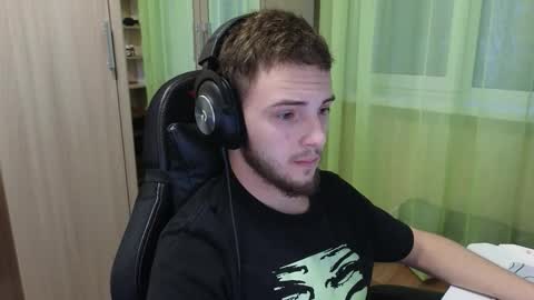 Snapshot of golden_boyyy21 chatting on 12-21-25, 05:58 Golden boyyy21 online show from 12-21-25, 05:58