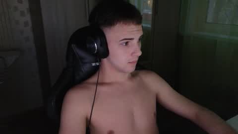 Snapshot of golden_boyyy21 chatting on 12-23-25, 05:38 Golden boyyy21 online show from 12-23-25, 05:38