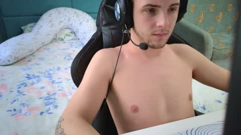 Snapshot of golden_boyyy21 chatting on 02-06-26, 07:34 Golden boyyy21 online show from 02-06-26, 07:34