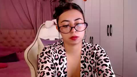 Snapshot of golden_gingerkitty chatting on 06-11-26, 12:54 golden_gingerkitty online show from 06-11-26, 12:54