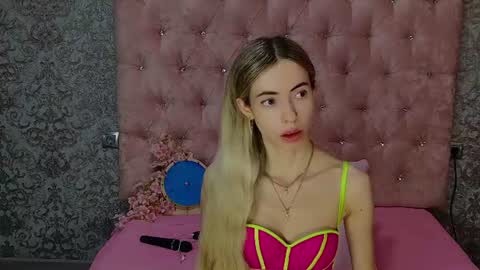 Snapshot of golden_girl__ chatting on 07-07-26, 01:52 golden girl online show from 07-07-26, 01:52
