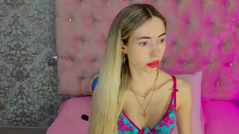 Snapshot of golden_girl__ chatting on 07-13-26, 01:52 golden girl online show from 07-13-26, 01:52