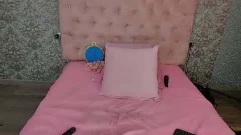 Snapshot of golden_girl__ chatting on 07-14-26, 10:43 golden girl online show from 07-14-26, 10:43