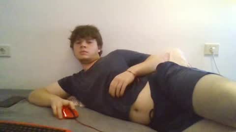 Snapshot of goldenboy207 chatting on 05-11-26, 02:12 goldenboy207 online show from 05-11-26, 02:12