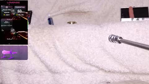 Snapshot of goldenboy69bsx chatting on 09-15-25, 06:46 Goldenboy69 online show from 09-15-25, 06:46