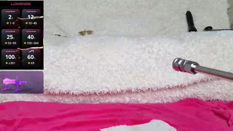 Snapshot of goldenboy69bsx chatting on 10-19-25, 08:48 Goldenboy69 online show from 10-19-25, 08:48