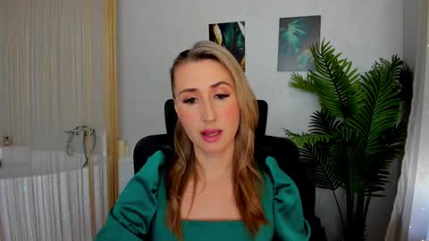 Olivia online show from 02-14-25, 11:21