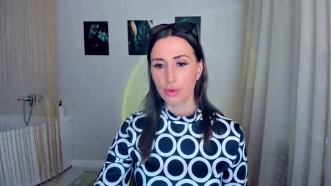 Olivia online show from 03-16-26, 05:44