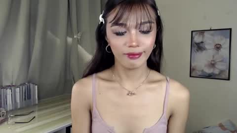 Lily is Gold online show from 11-25-25, 05:29