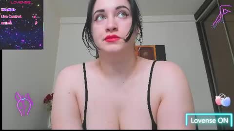 Snapshot of goldenlunaa chatting on 07-19-26, 05:11 Luna online show from 07-19-26, 05:11