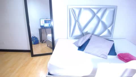 goldenn_ass1 online show from 11-06-25, 04:02