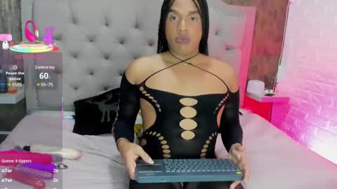 Snapshot of goldilockss15 chatting on 03-10-25, 08:37 goldilockss15 online show from 03-10-25, 08:37