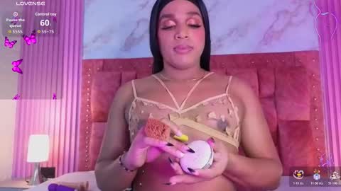 Snapshot of goldilockss15 chatting on 11-12-25, 02:56 goldilockss15 online show from 11-12-25, 02:56