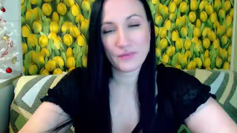 Snapshot of goldmoonn chatting on 01-12-25, 06:59 goldmoonn online show from 01-12-25, 06:59