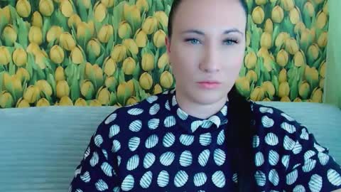 Snapshot of goldmoonn chatting on 09-14-25, 12:04 goldmoonn online show from 09-14-25, 12:04