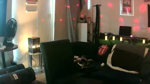 goldyguy011 online show from 02-07-25, 06:14