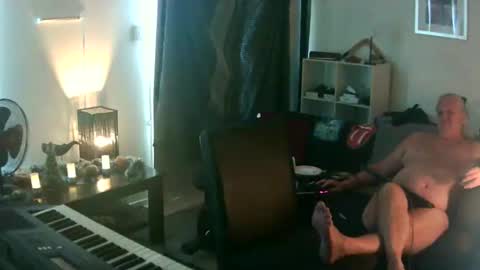 goldyguy011 online show from 12-01-25, 03:00