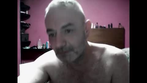 Snapshot of gonzalobilbaogon chatting on 03-13-26, 12:06 gonzalo online show from 03-13-26, 12:06