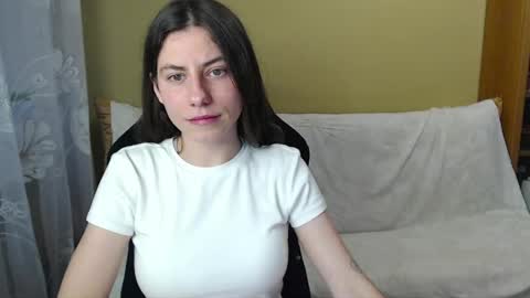 Snapshot of good__night chatting on 06-03-26, 05:18 Elizabeth Effie online show from 06-03-26, 05:18