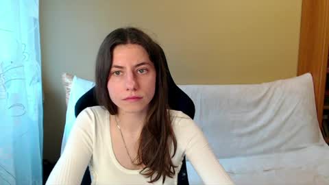 Snapshot of good__night chatting on 06-07-26, 03:38 Elizabeth Effie online show from 06-07-26, 03:38