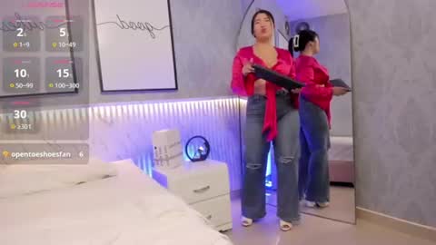 Snapshot of goodgirl22_ chatting on 06-19-26, 11:52 Emmy online show from 06-19-26, 11:52