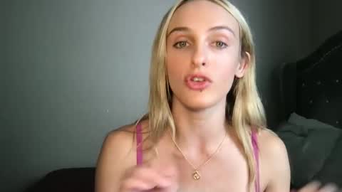 Snapshot of goodgirlliv chatting on 09-29-25, 09:52 goodgirlliv online show from 09-29-25, 09:52