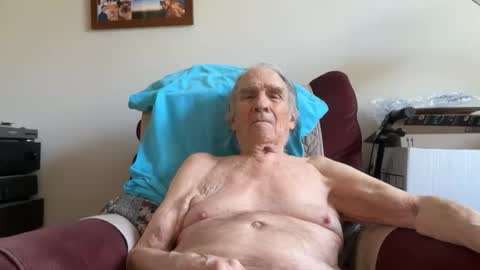Snapshot of goodgrief12345 chatting on 05-31-26, 07:48 Sweet old guy online show from 05-31-26, 07:48