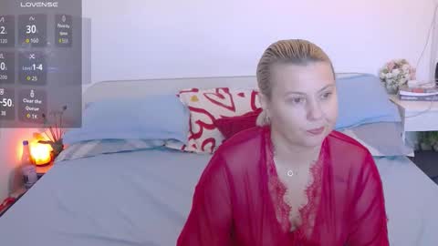 Snapshot of goodluckangel chatting on 01-13-26, 07:35 Elysa online show from 01-13-26, 07:35