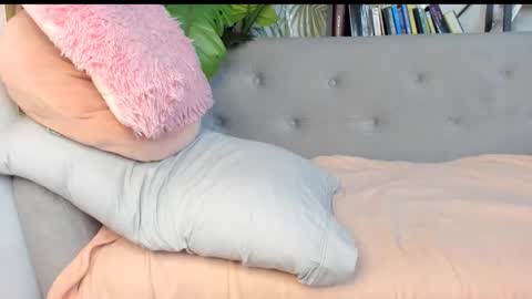 Dominique online show from 10-09-25, 02:53